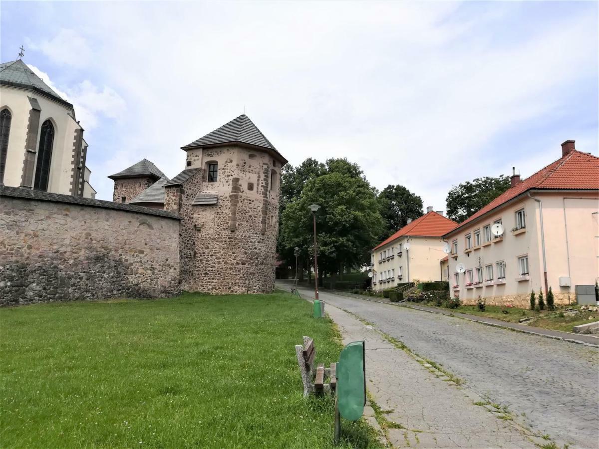 Pod Zamkom Lägenhet Kremnica Exteriör bild