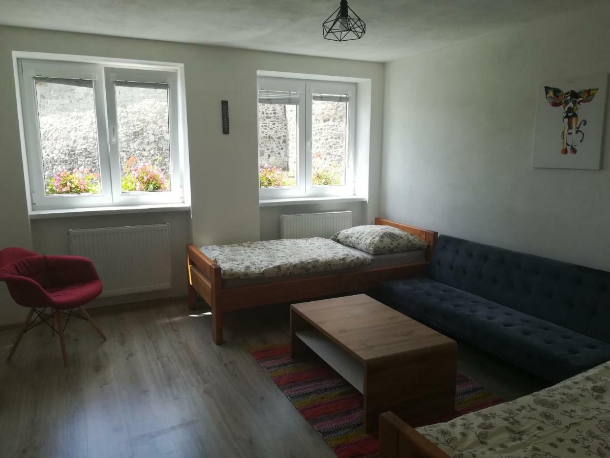 Pod Zamkom Lägenhet Kremnica Exteriör bild