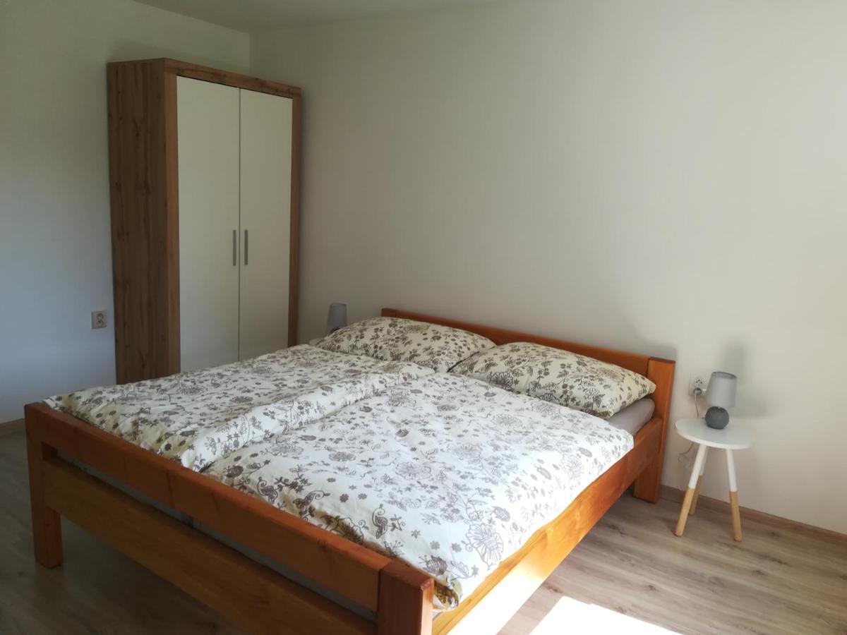 Pod Zamkom Lägenhet Kremnica Exteriör bild